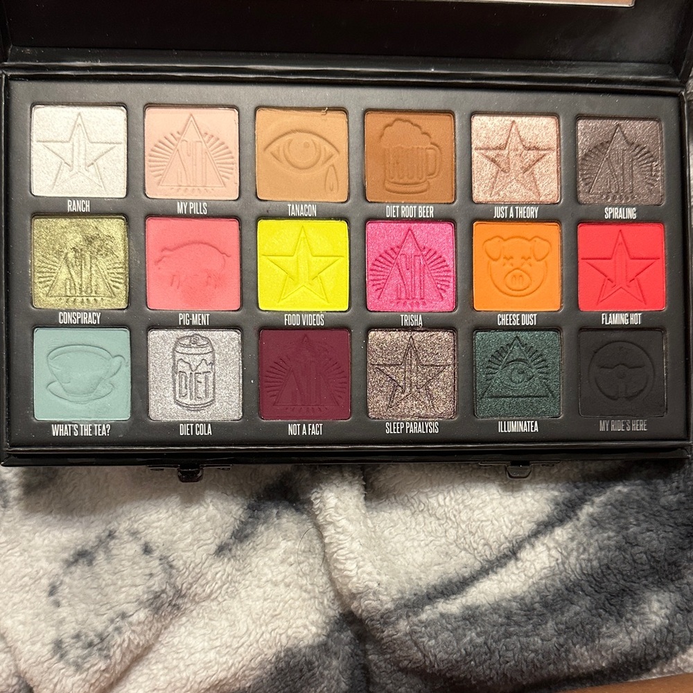 Jeffree Star Conspiracy Eyeshadow Palette - Bold and Vibrant Shades